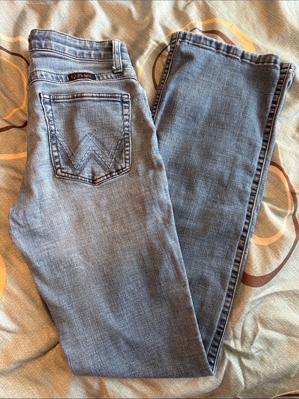 Wrangler Women's Straight Leg Jeans in Light Wash Blue